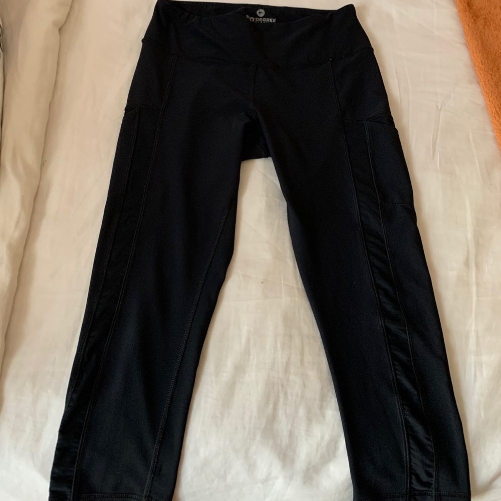 Black capre mesh leggings